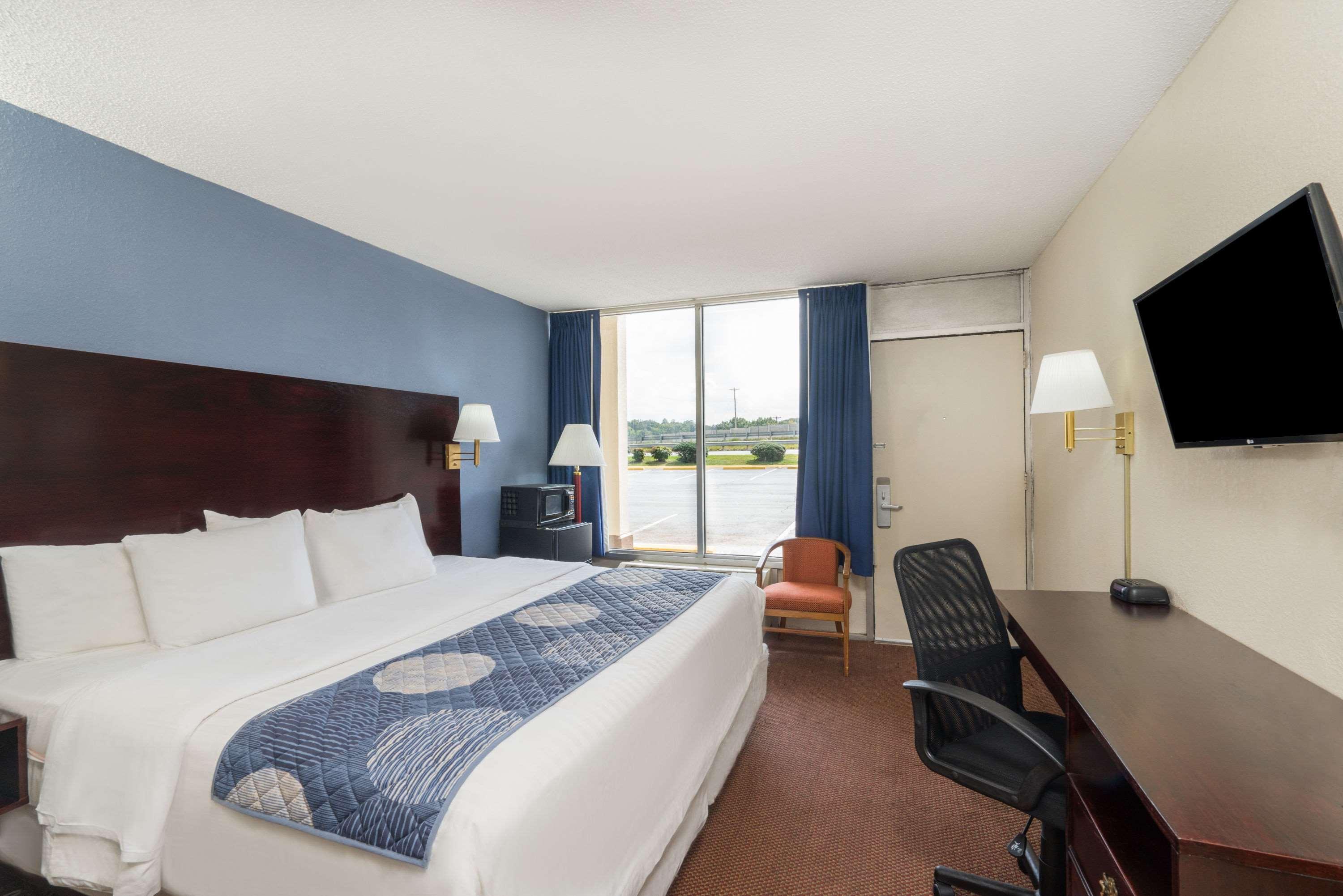 Days Inn By Wyndham Statesville Buitenkant foto