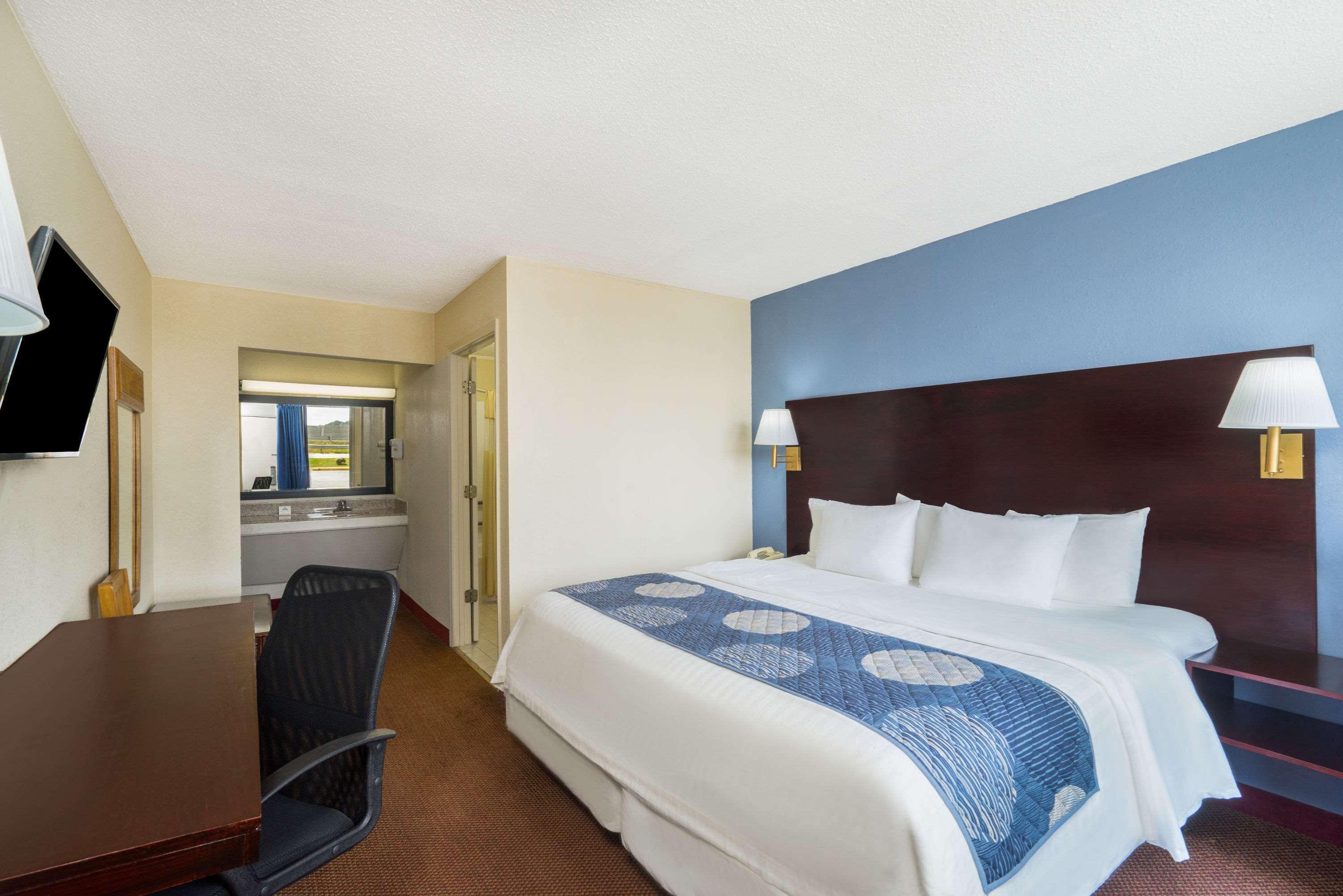 Days Inn By Wyndham Statesville Buitenkant foto