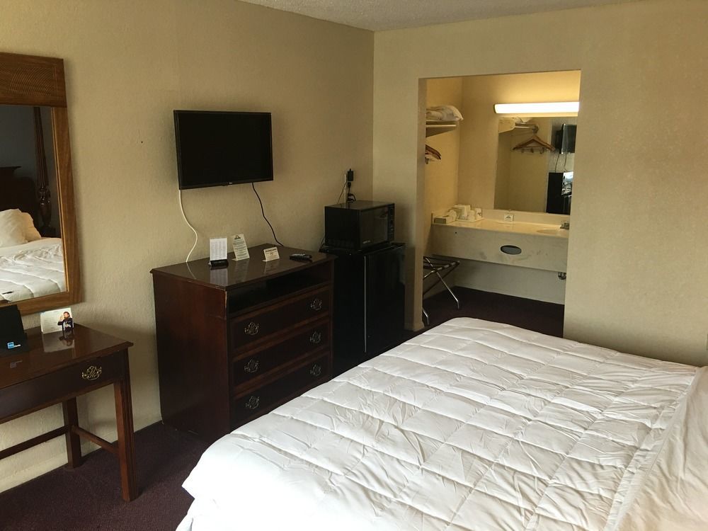 Days Inn By Wyndham Statesville Buitenkant foto