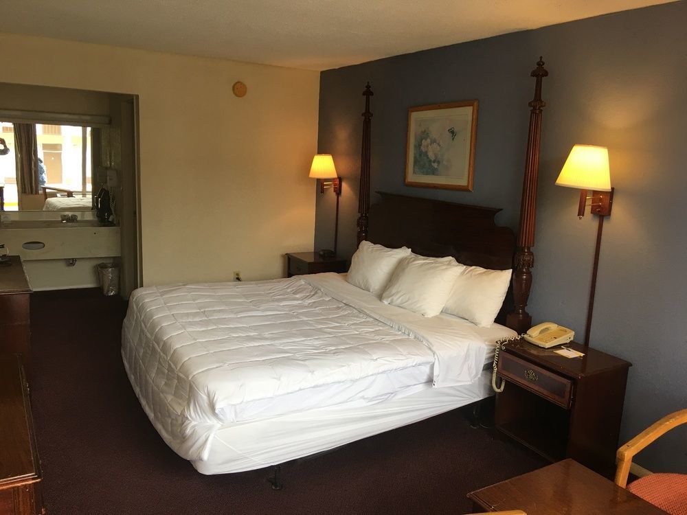 Days Inn By Wyndham Statesville Buitenkant foto