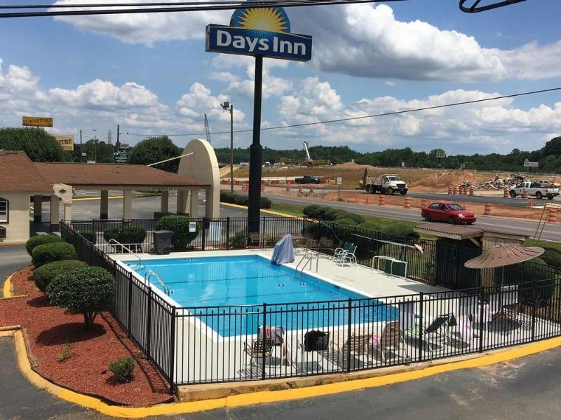 Days Inn By Wyndham Statesville Buitenkant foto