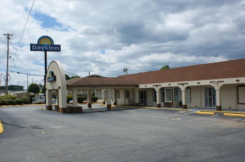 Days Inn By Wyndham Statesville Buitenkant foto