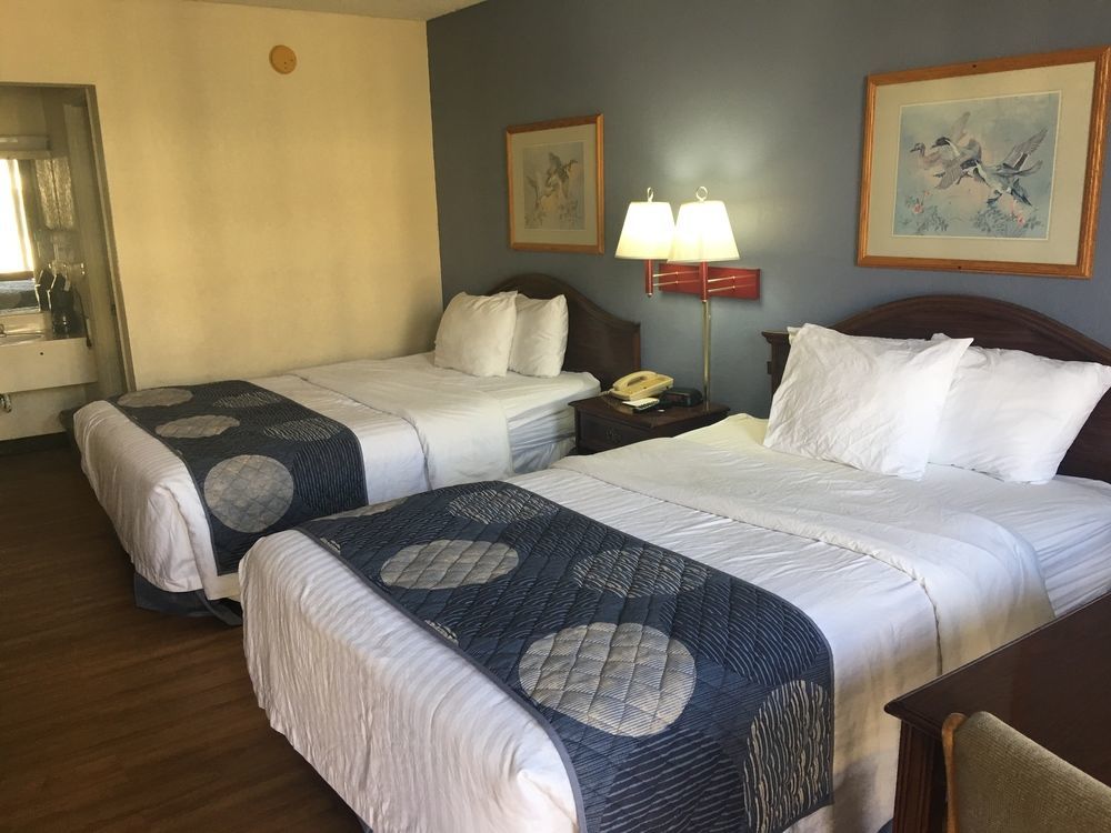 Days Inn By Wyndham Statesville Buitenkant foto