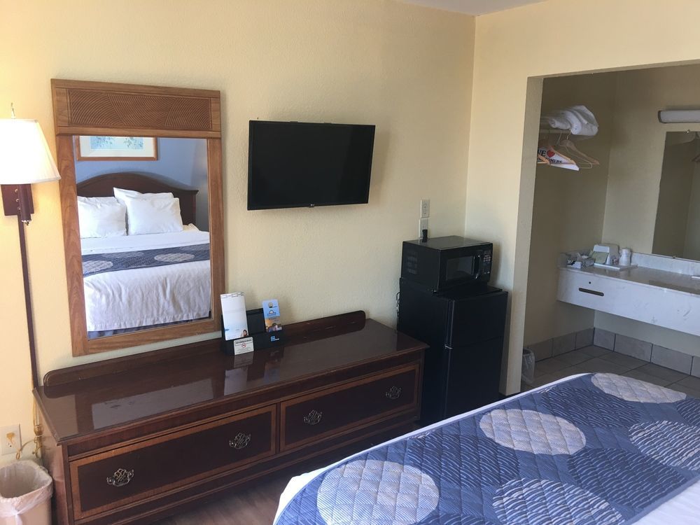 Days Inn By Wyndham Statesville Buitenkant foto