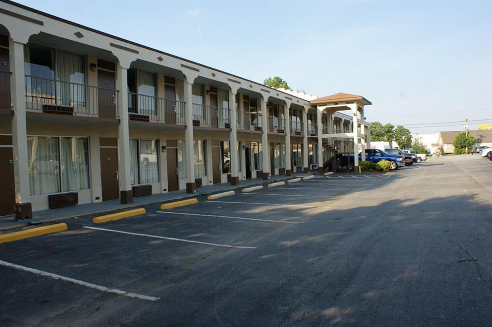 Days Inn By Wyndham Statesville Buitenkant foto