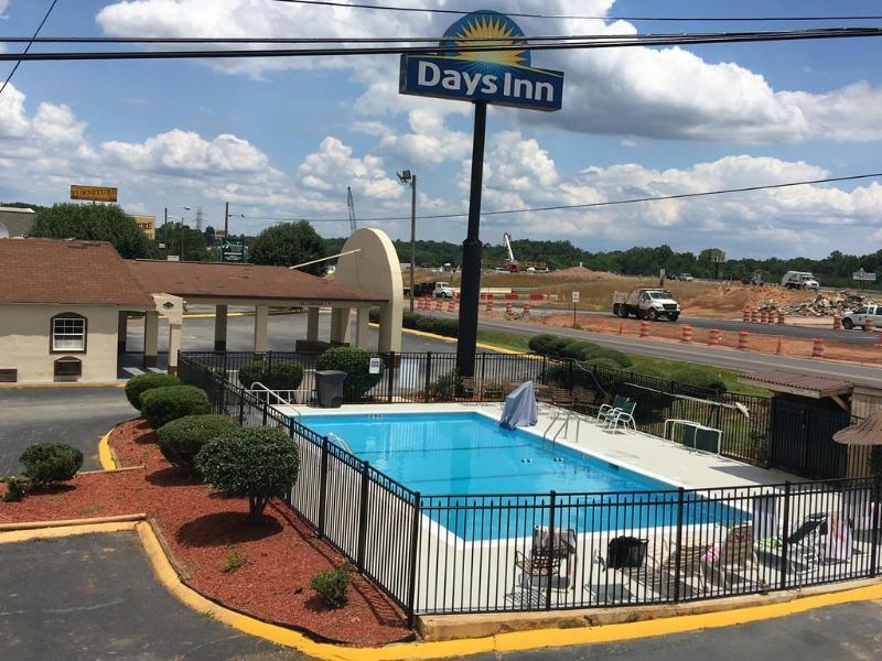 Days Inn By Wyndham Statesville Buitenkant foto