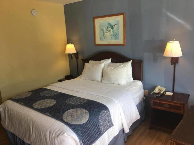 Days Inn By Wyndham Statesville Buitenkant foto