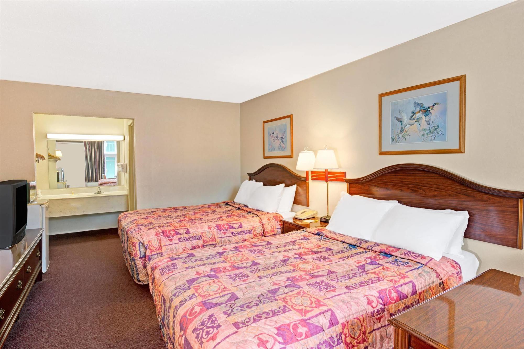 Days Inn By Wyndham Statesville Buitenkant foto