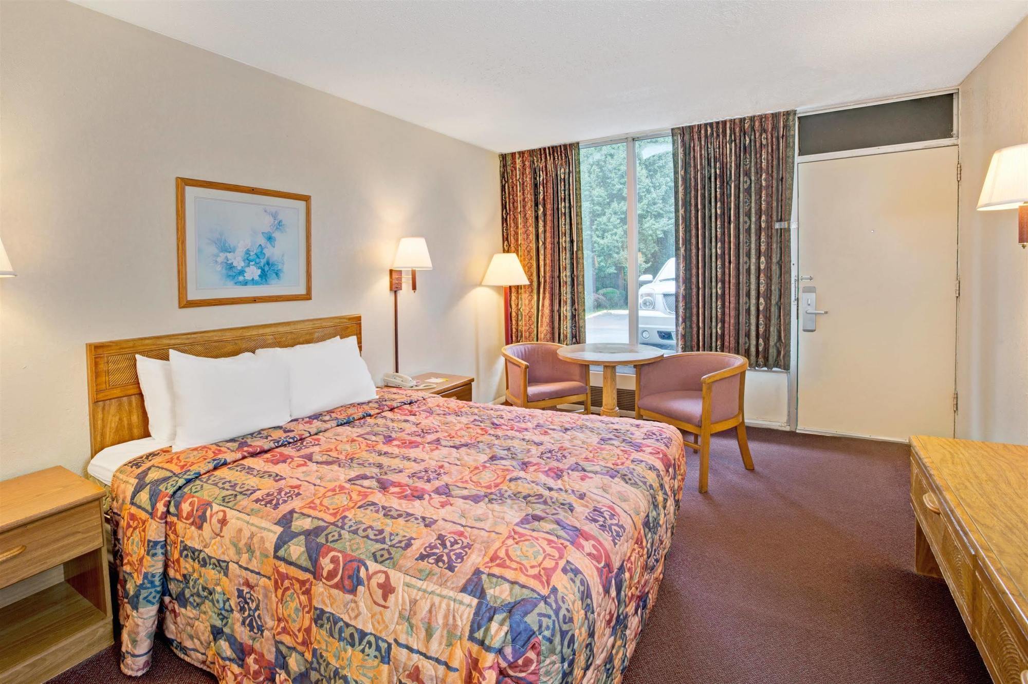 Days Inn By Wyndham Statesville Buitenkant foto