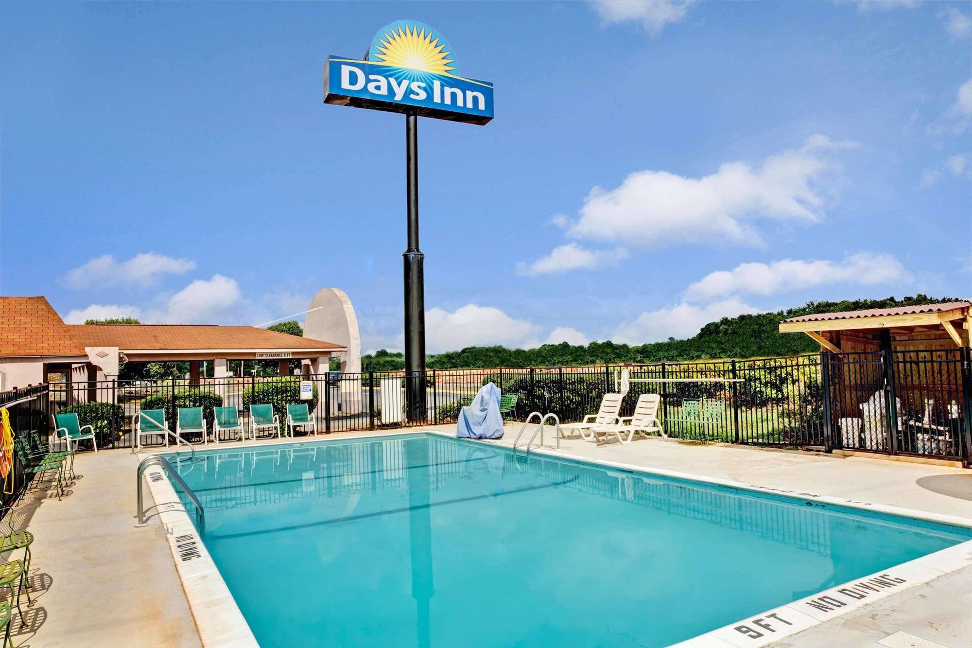 Days Inn By Wyndham Statesville Buitenkant foto